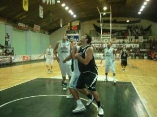 Alvear por tres