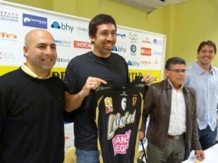 Presentacin oficial de Gabriel Mikulas en Libertad