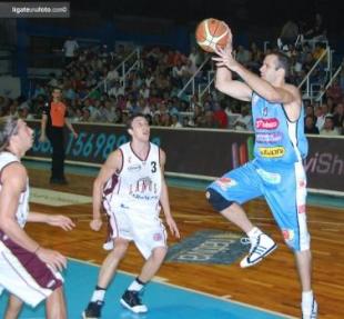 Lan�s se meti� en cuartos barriendo la serie