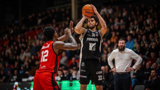 Atenas e Independiente completaron sus planteles