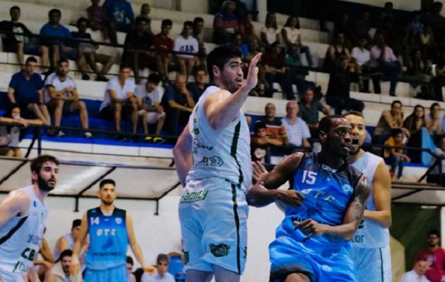 Hind� atrap� al le�n