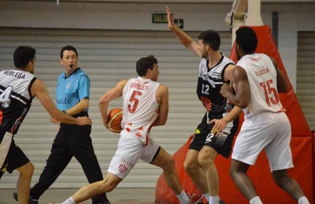 Rugi con fuerza