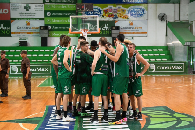 Estudiantes licenci� a todo su plantel