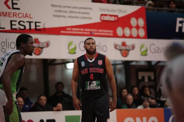 Durley renov� con San Isidro, que va cerrando su plantel