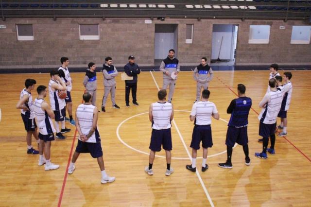 Pe�arol puso primera