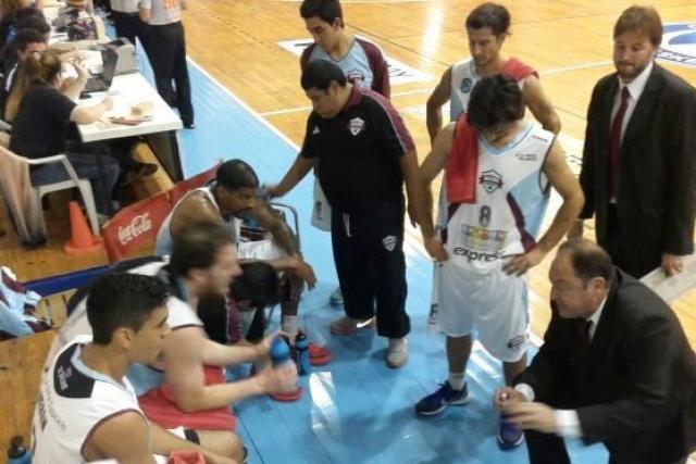 Uni�n y Atenas con holgura