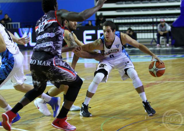 Echag�e renov� a Buemo y cort� a Davis