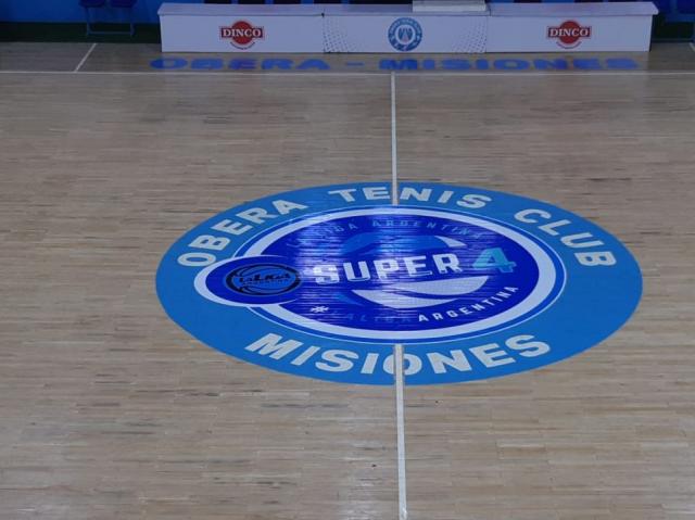 Ober� se viste de Super 4