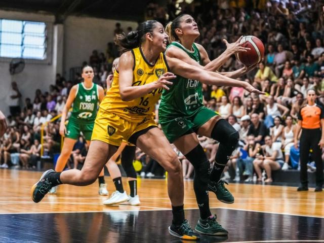 Liga Femenina: Ferro domin� en la final y se coron� en el Torneo Apertura