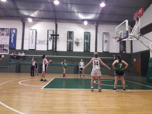 Lanus con el femenino y menores a toda mquina