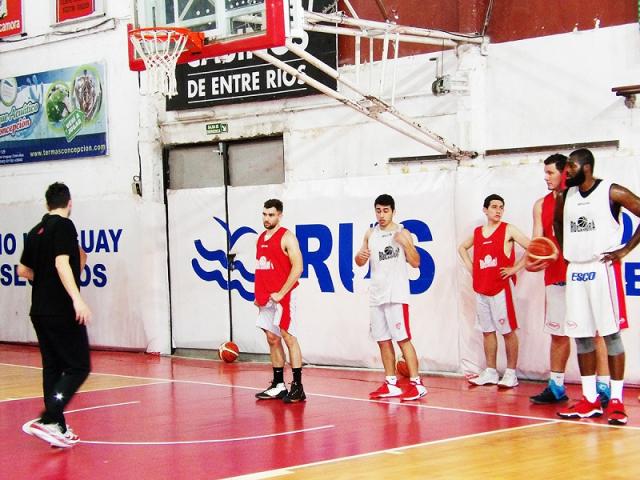 Rocamora recibe a Sportivo Pe�arol en su ante�ltimo amistoso