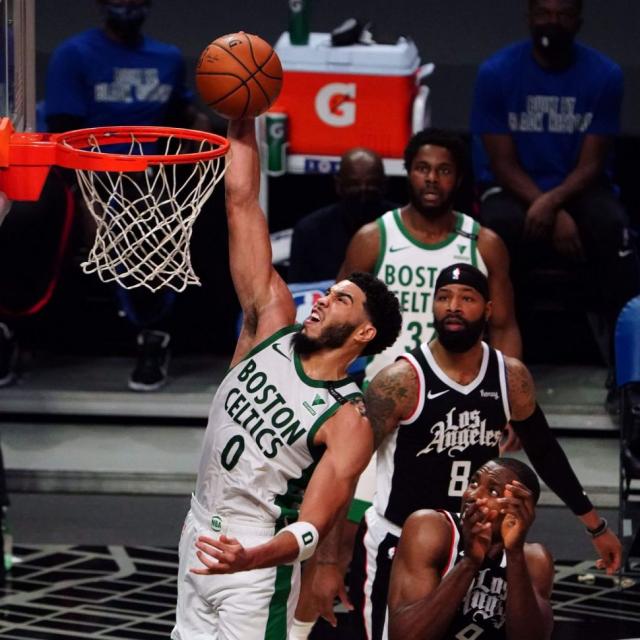 Boston aniquil a Clippers